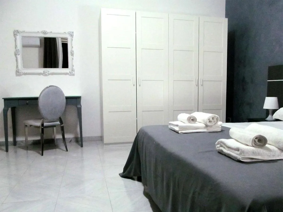 Trinacria House Apartment Comiso 0*,